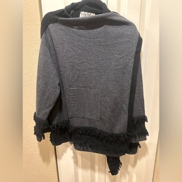 NWOT LABEL+ thread Jenna Fringe Cardigan Charcoal Extrafine Merino Wool,size M/L - Picture 5 of 10